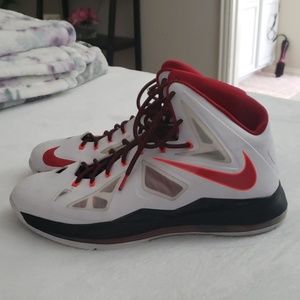 Lebron 10 Basketball shoe